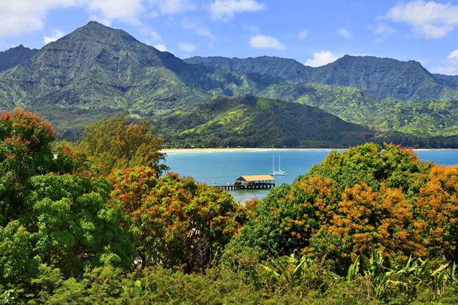 View across the Bay at Hanalei Beach, Island of Kauai, Hawaii, USA at